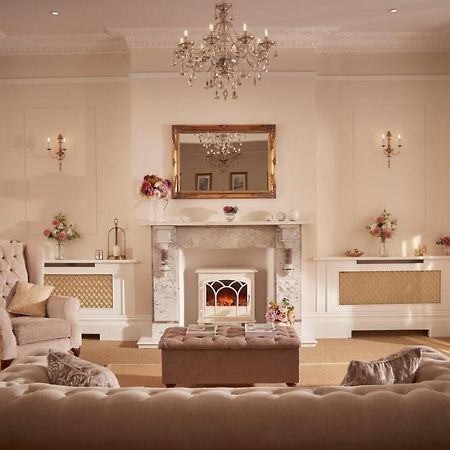 Bathen House Boutique Hotel Εξωτερικό φωτογραφία A living room with a fireplace